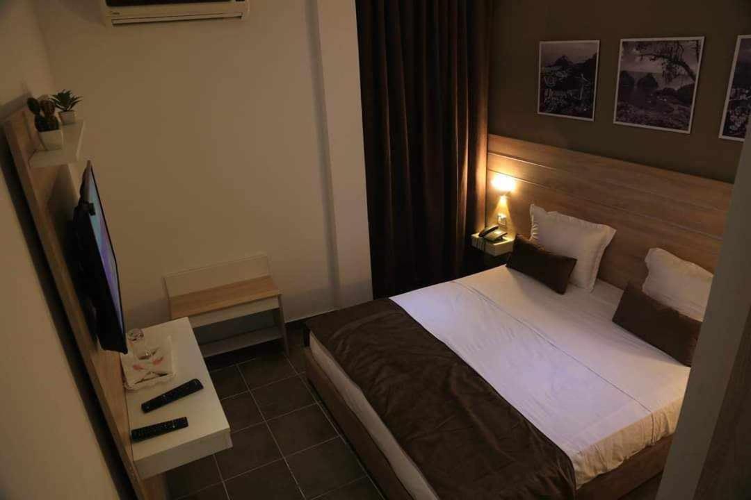 Mondial Hotel Tunis Buitenkant foto